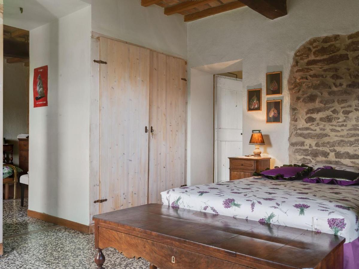 Soulful Holiday Home In Modena Wth Garden Bilik gambar