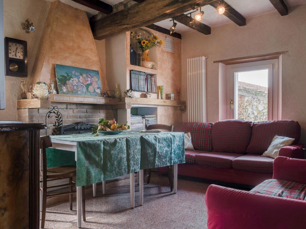 Soulful Holiday Home In Modena Wth Garden Bilik gambar